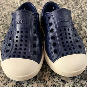 Size 7 Toddler Native Shoes - Navy Blue / White
